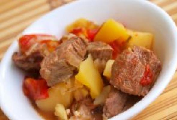 Main courses of beef stew dishes