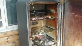 Smokehouse from the fridge do it yourself: expert recommendations