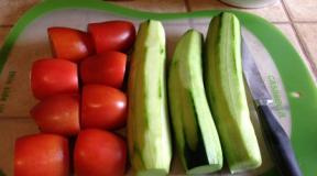 How beautiful to cut cucumbers and tomatoes - step by step photos