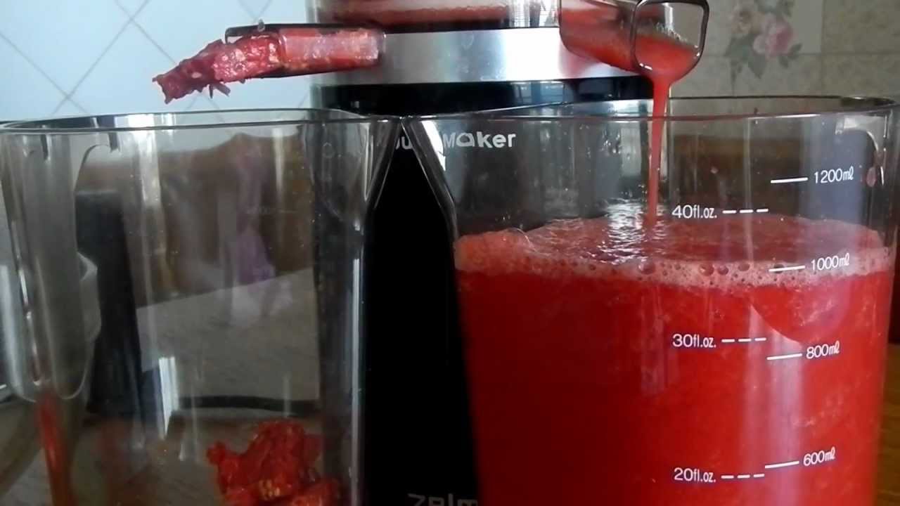 Как приготовить томатный сок в домашних. Томатный сок. Томатный сок на зиму. Томатный сок на зиму через соковыжималку. Томатный сок из помидор.