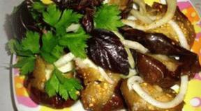 Marinerede auberginer med hvidløg og krydderurter Hurtige auberginer med hvidløg og krydderurter