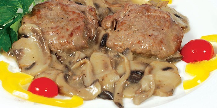 Beef medallions - a delicious French dish