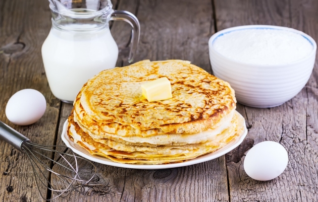 Kefir-pannukakut - yksinkertainen resepti