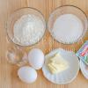 Kuinka valmistaa vaniljakastikkeen sokerikakkua