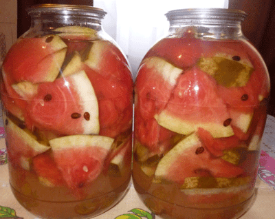 Oppskriften på syltede vannmeloner i tomatsaft