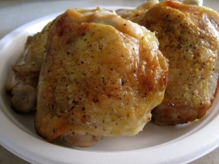 How to cook chicken thighs in a slow cooker?
