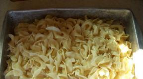 Pasta noodles with eggs in the oven