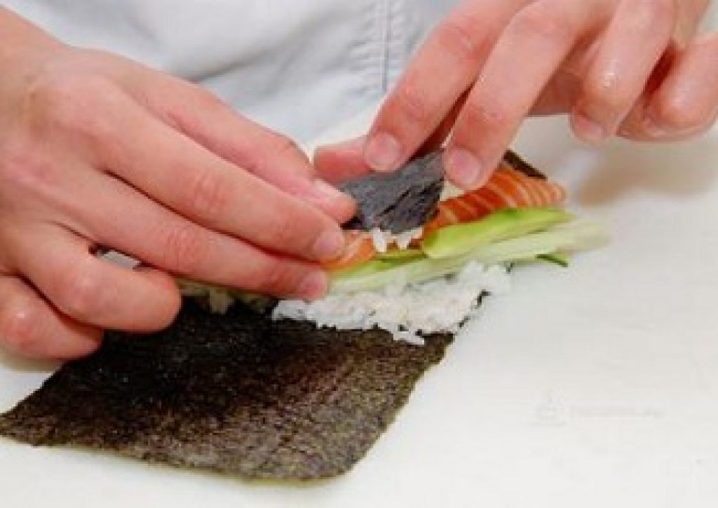 Sự khác biệt giữa sushi và cuộn