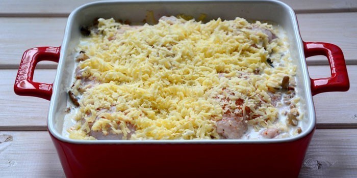 Baked chicken with buckwheat in the oven