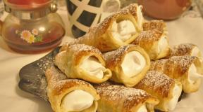 Puff pastries with protein cream