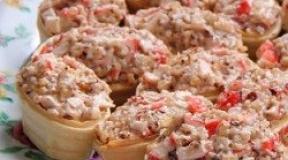 Recipes for making salads and snacks from crab sticks