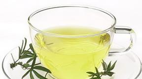 Who is green tea contraindicated for?