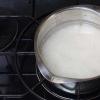 Kuinka paljon ja kuinka keittää riisipuuroa maidolla