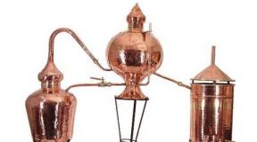 Characteristics and application of alambic Alambic from copper or moonshine stainless steel apparatus: what to buy