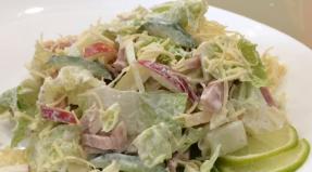 Salad with ham and cheese