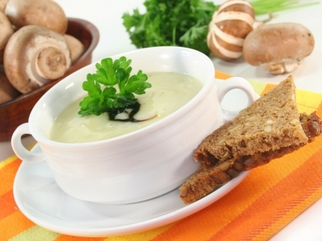 Oste fløde suppe med flødeost og kylling - opskrift med foto trin for trin