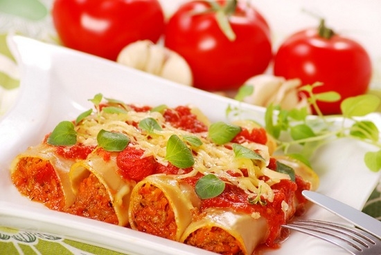 Cannelloni กับเนื้อสับ - สูตรอาหารที่มีรูปถ่าย