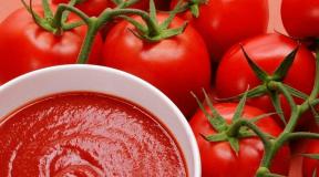 Tomato Ketchup cho mùa đông ở nhà, công thức với một bức ảnh sốt cà chua từ nước ép cà chua tươi