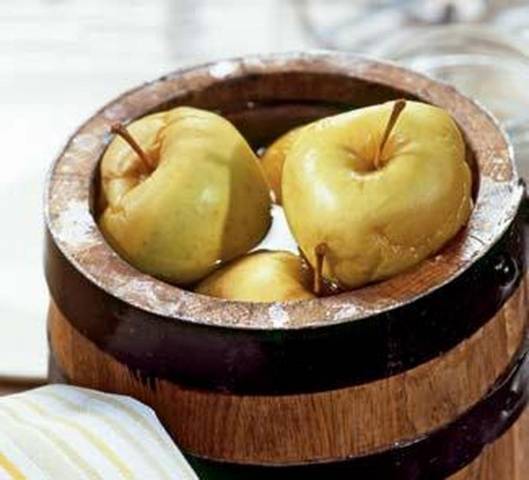 Soaked apples - home-made recipes