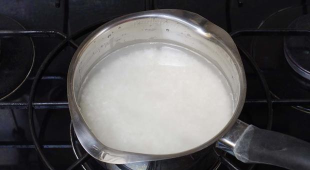 Kuinka paljon ja miten keittää riisipuuroa maidolla