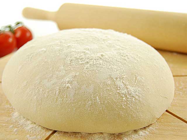 Pizza dough: quick and tasty, thin and soft - like in a pizzeria!