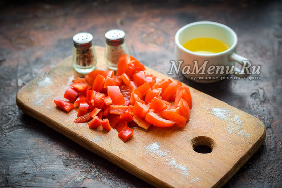 Appetizing pasta with minced meat and tomatoes