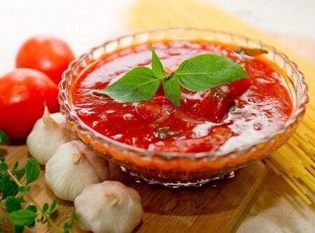 Recipes and basics for making pizza sauces at home