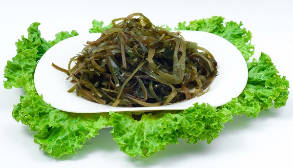 What are the beneficial properties and contraindications for seaweed