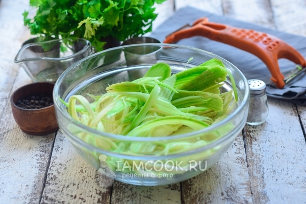 Courgettes in Korean with seasoning (the most delicious recipe for the winter)
