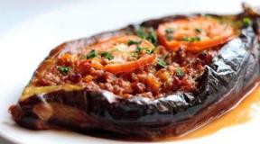 Stuffed eggplants: “boats” with the best fillings