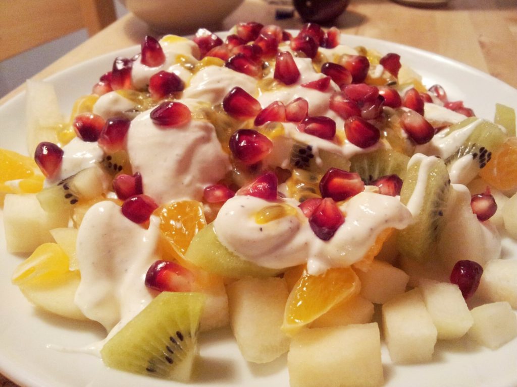 Fruit salad with yogurt - simple recipes for children and adults