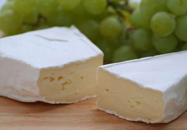 Brie cheese with white mold benefits and harms