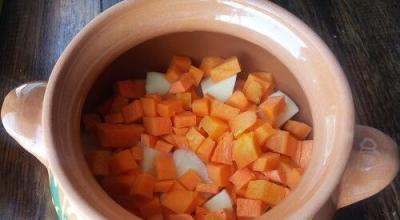 Kartulitoidud, potis Potis küpsetatud kartulid hapukoorega