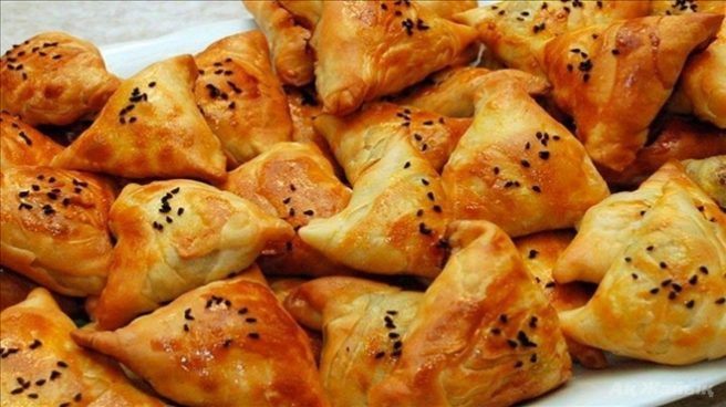 สูตร Samsa uzbek สำหรับการปรุงอาหารที่บ้าน