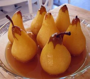 Pears in syrup for the winter: preparation of sugar, caramel, honey treats whole and sliced