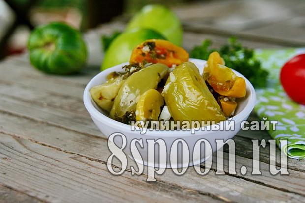 Winter tomato salad with onions and carrots