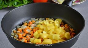 Зеленчукова яхния с билки и заквасена сметана