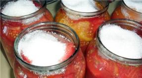 Nahata tomatid oma mahla retseptides