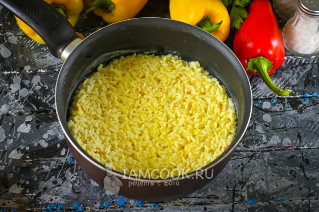 Peppers stuffed with meat and rice for the winter for freezing