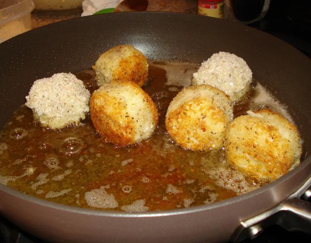 Deep-fried mashed potato balls