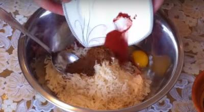 Frikadeller med hakket kød og ris i en stegepande - hvordan man laver lækre 