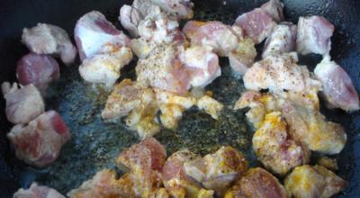 Cách nấu rau hầm với thịt trong chảo rán