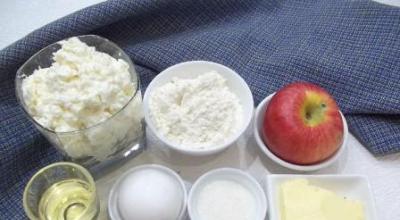 Cheesecakes with apples and cottage cheese in a frying pan - recipe step by step with photos
